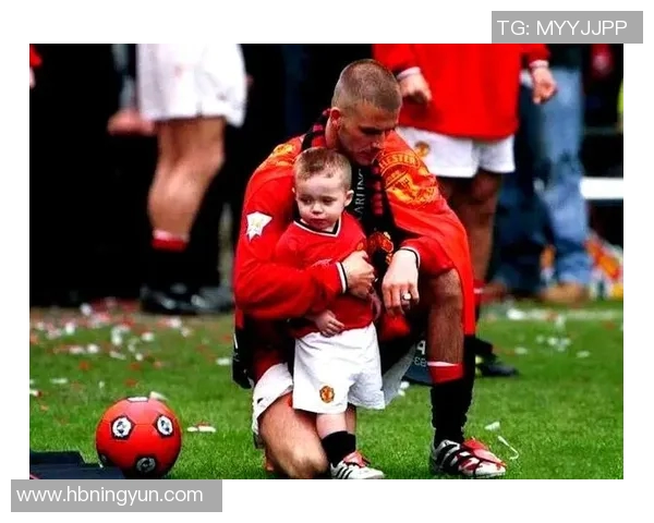 感动人心的足球明星背后的故事与奉献精神 感动人心的足球明星背后的故事与奉献精神